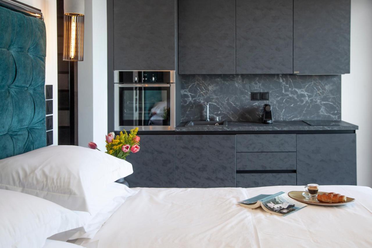 Desun Suites Kolonion Exterior foto